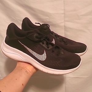 Nike Tennis Shoe